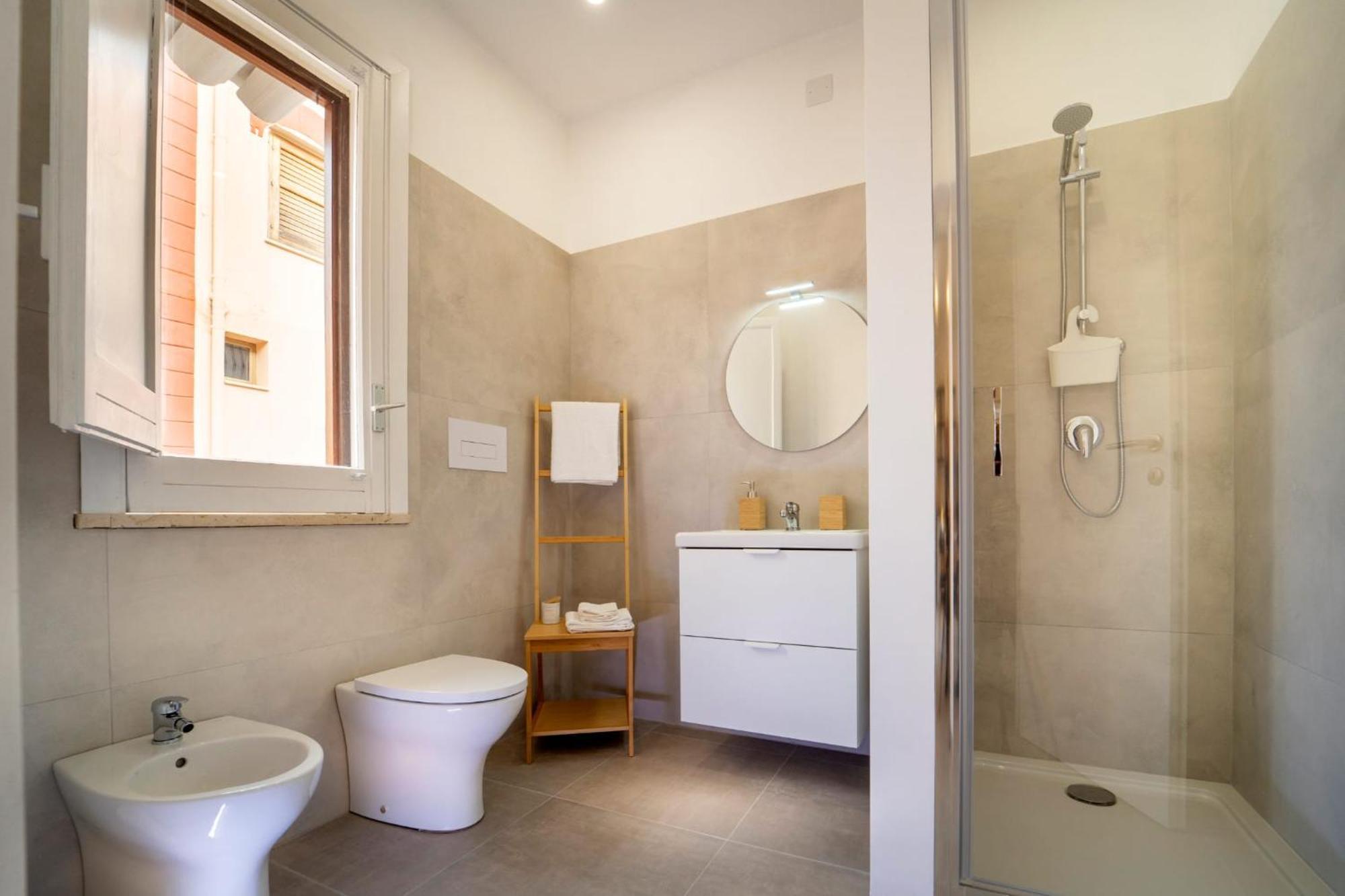 Mameri Central Rooms 卡斯泰拉马莱 外观 照片