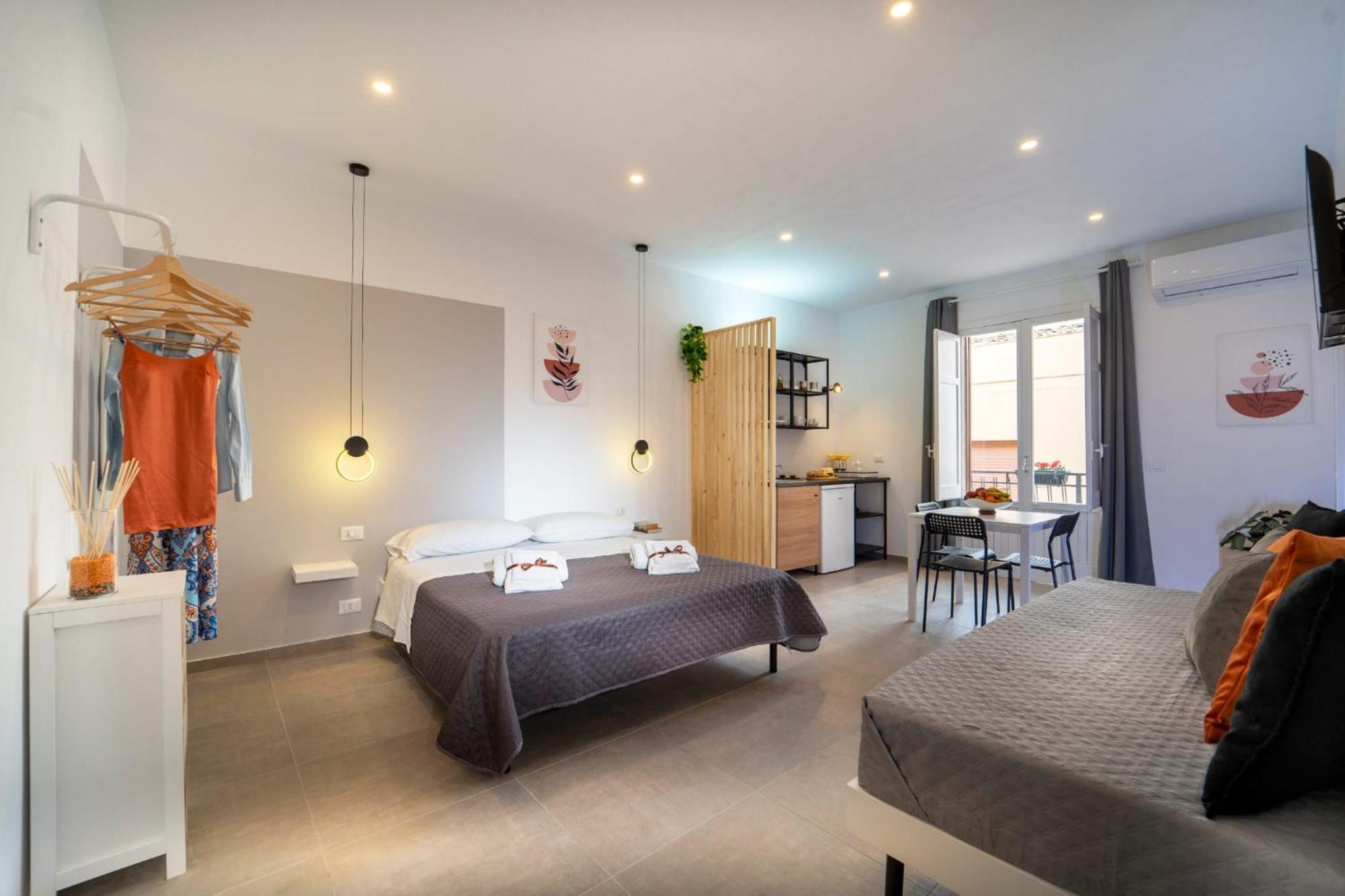 Mameri Central Rooms 卡斯泰拉马莱 外观 照片